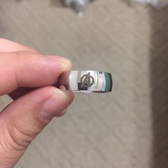 Avengers Endgame Silver Ring - Picture 3 of 3